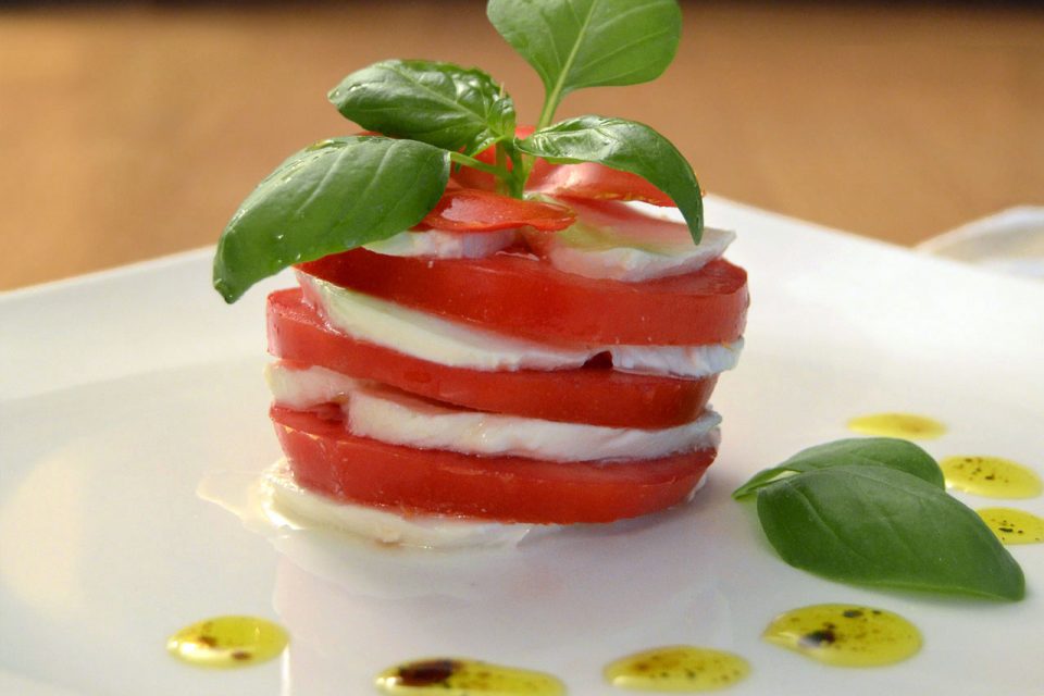 Mozzarella mit Tomate