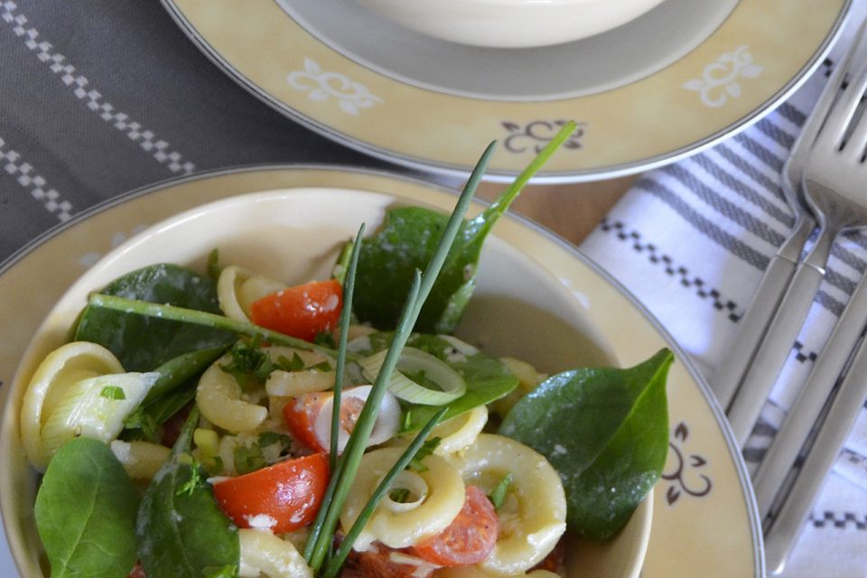 Nudel-Spinat-Salat