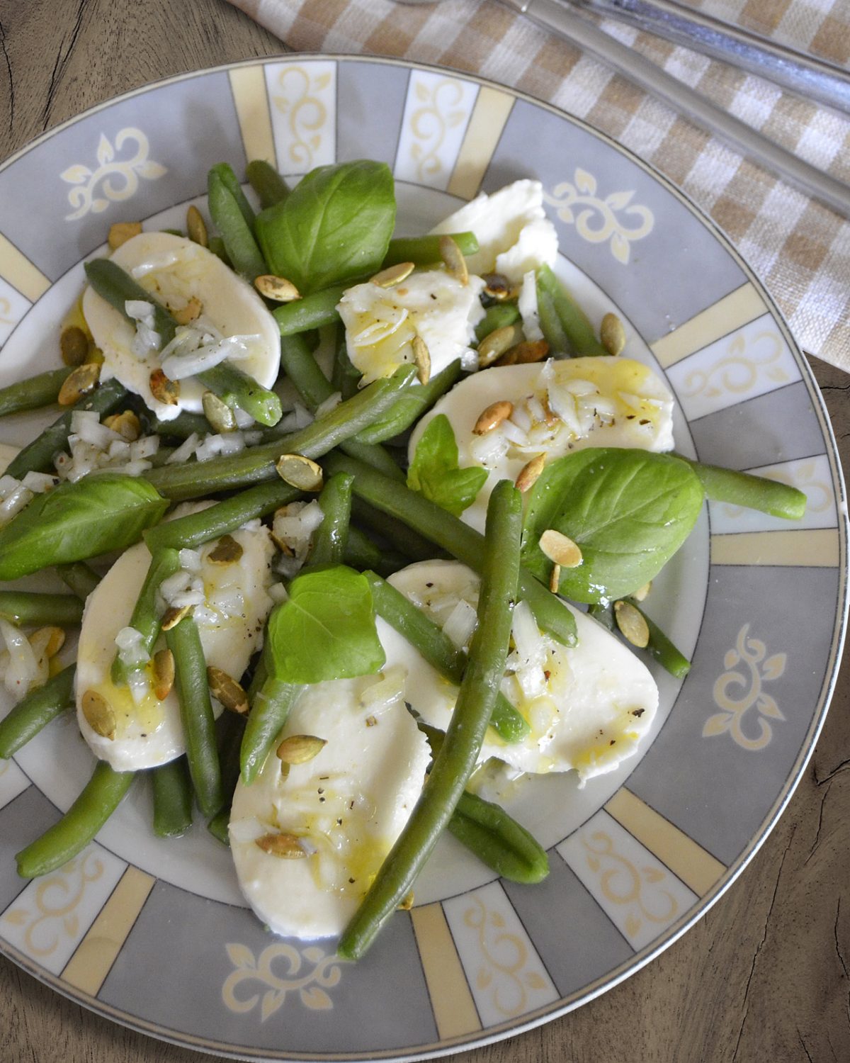 Bohnensalat mit Mozzarella