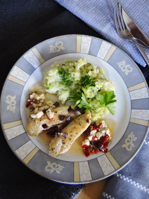 Hähnchenbrust mit Avocado-Kartoffel-Stampf