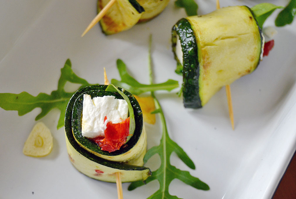 Zucchini-Röllchen mit Feta