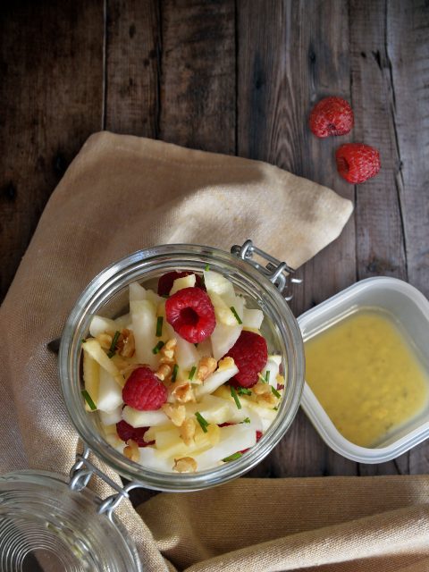 Kohlrabi-Salat mit Apfel & Himbeeren