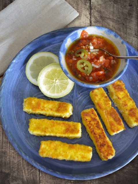 Fetasticks mit Tomaten-Salsa