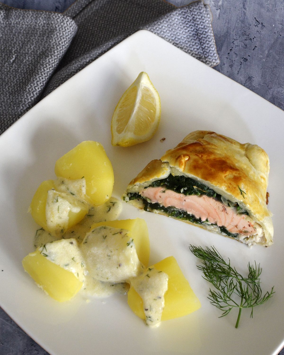 Lachs und Spinat in Blätterteig