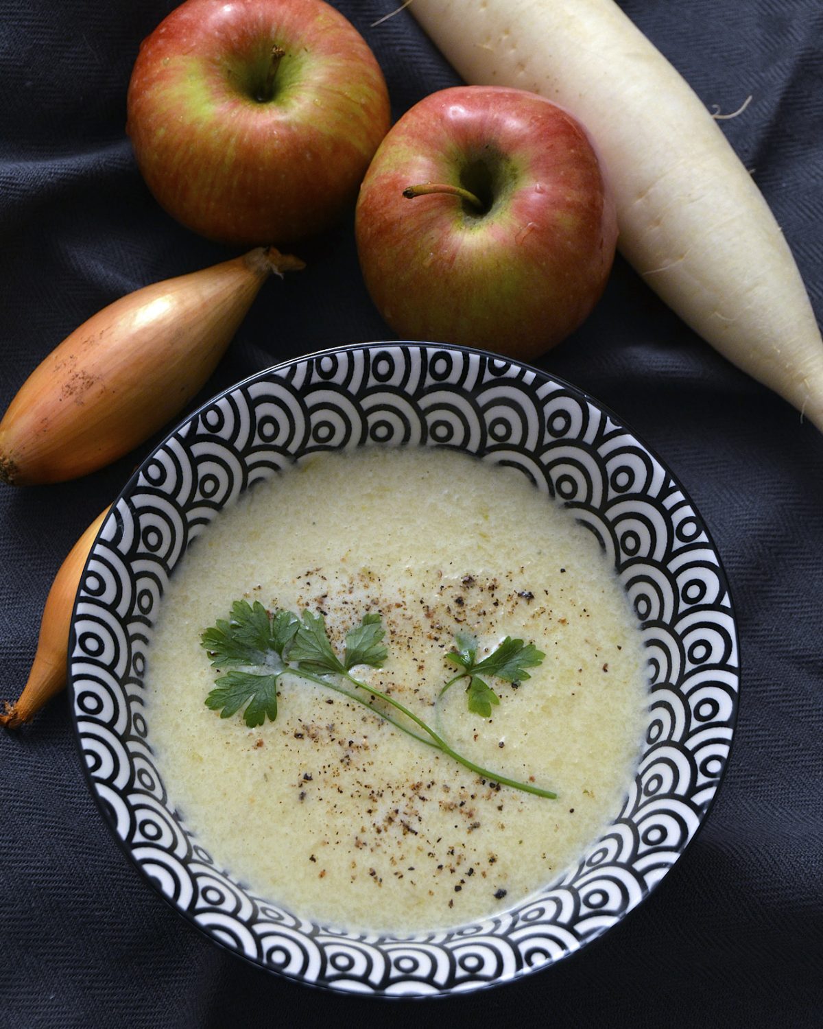 Apfel-Meerrettich-Suppe