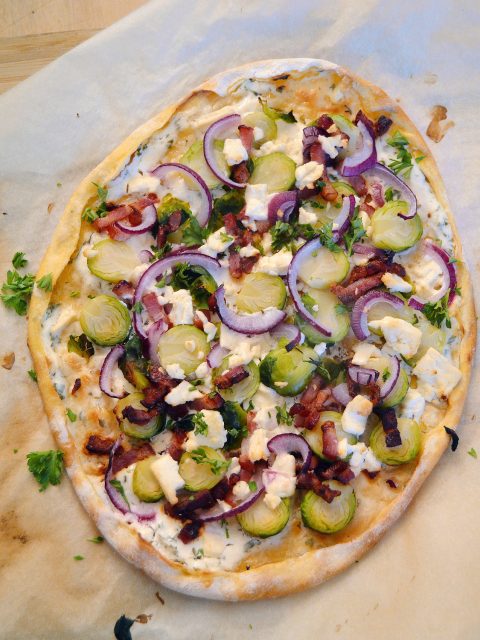 Rosenkohl Flammkuchen