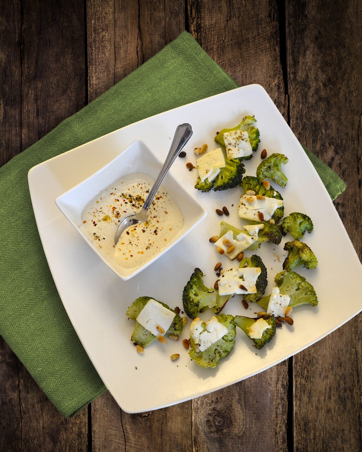 Gratinierter Brokkoli mit Curry-Dip