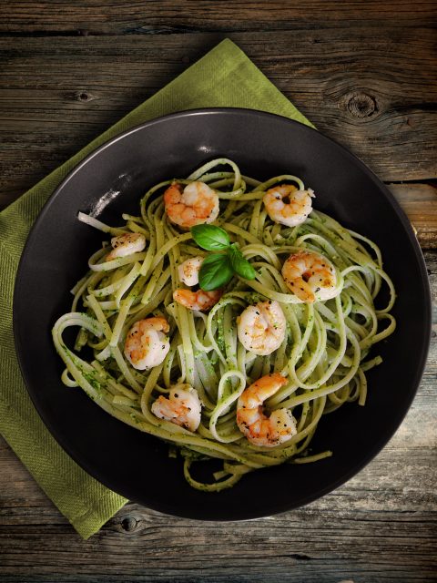 Linguine mit Pesto und Shrimps