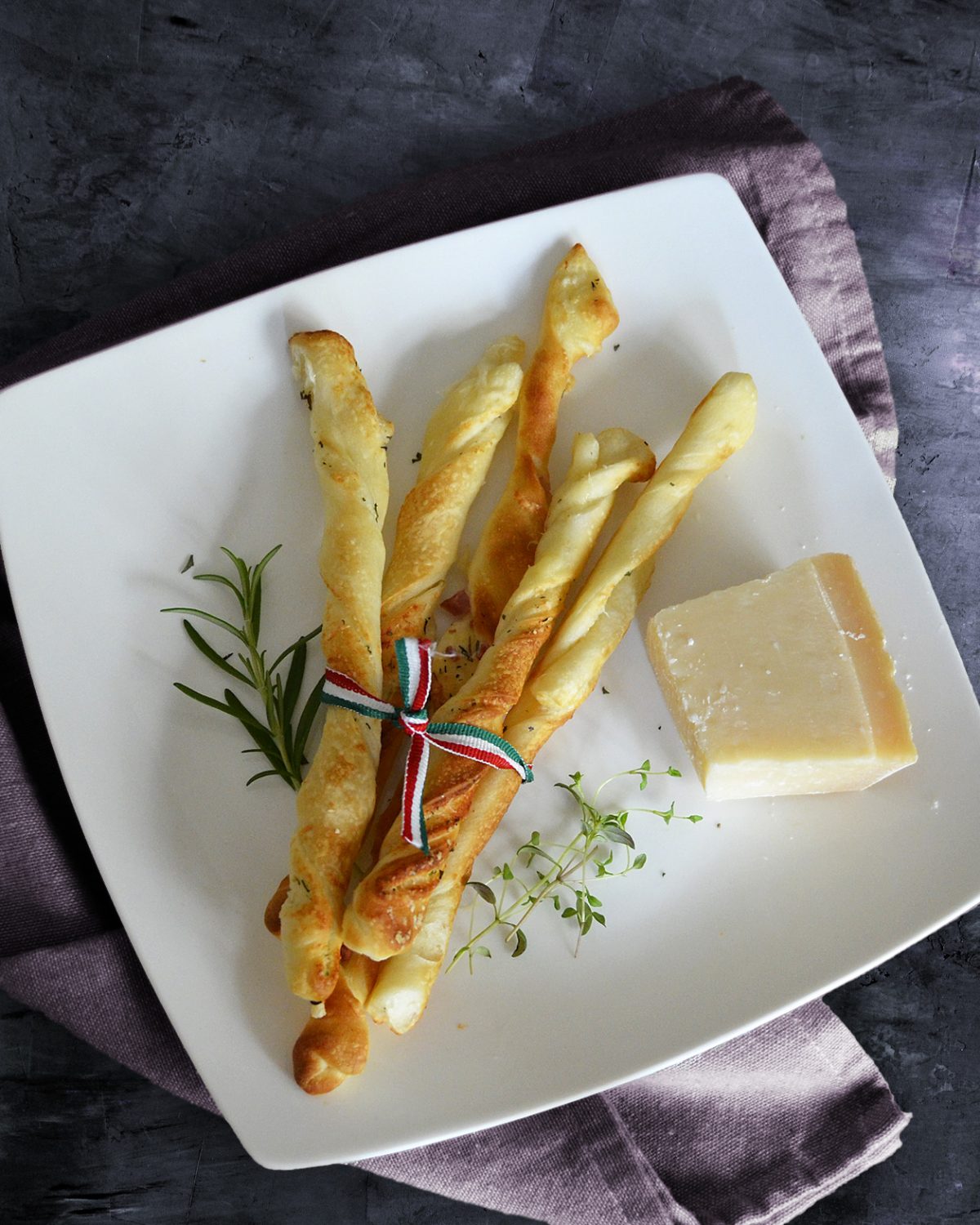 Gefüllte Pizza-Sticks