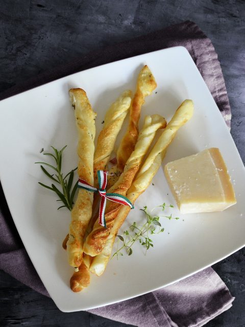 Gefüllte Pizza-Sticks