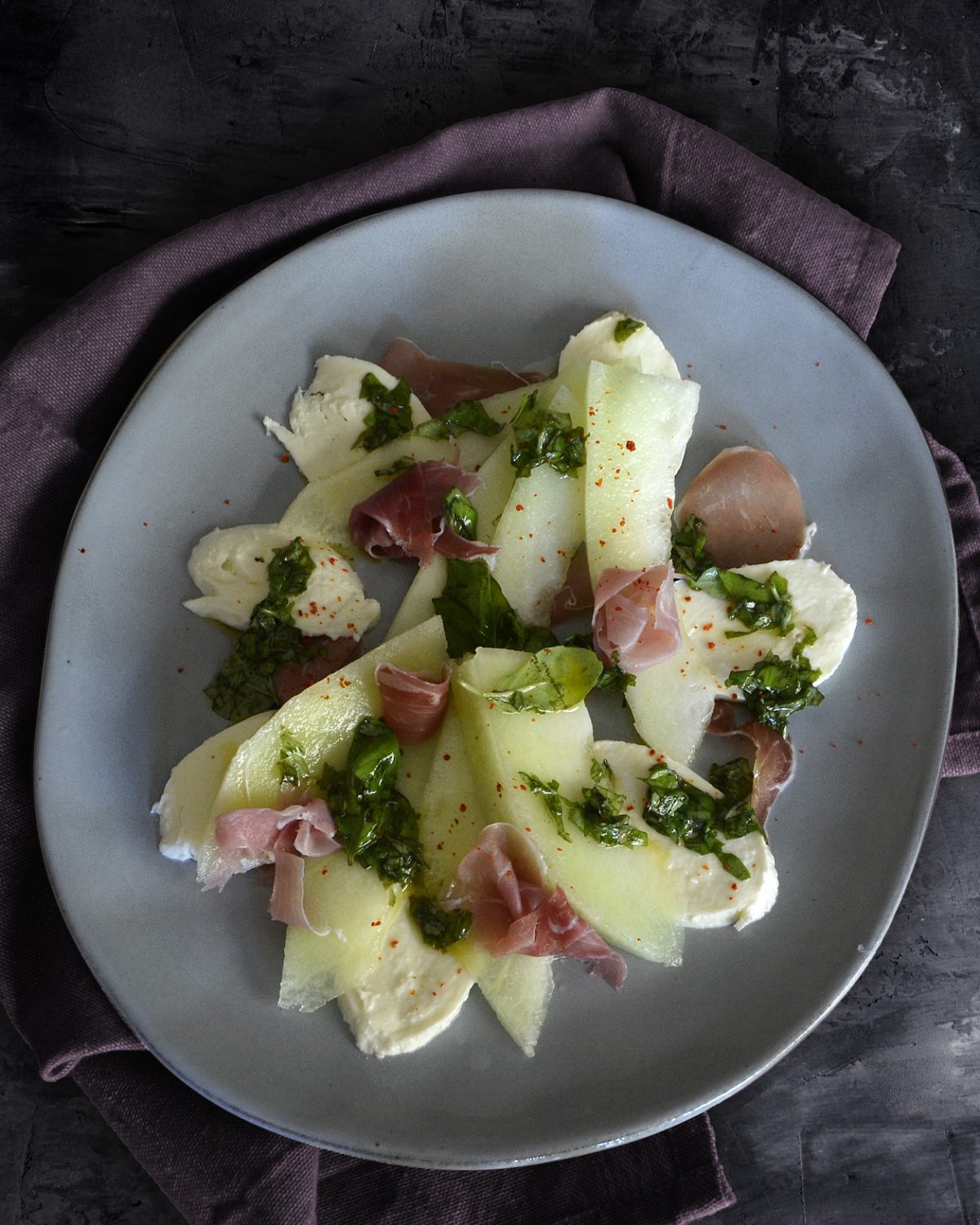 Melone und Mozzarella mit Schinken