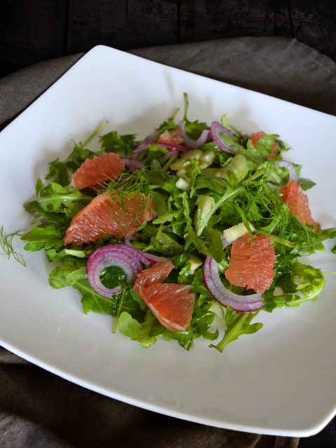 Rucola mit Stangensellerie, Fenchel und Grapefruit