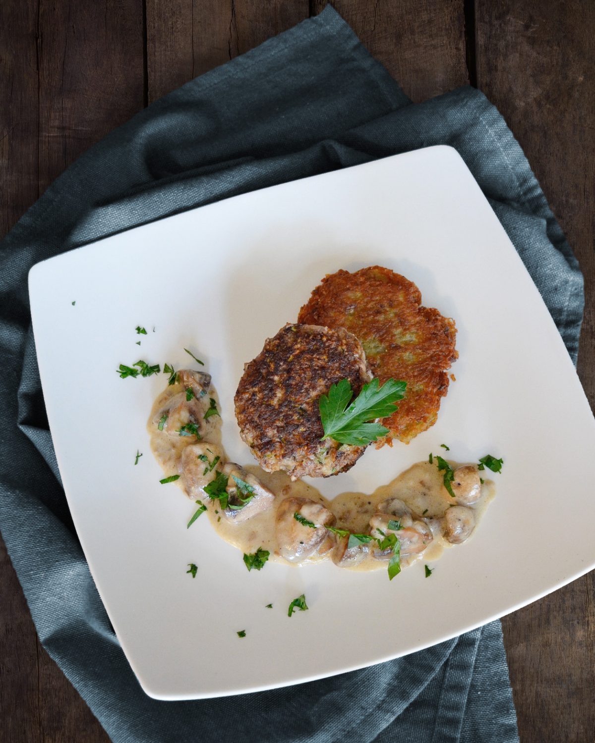 Zucchini-Frikadellen mit Reibeplätzchen