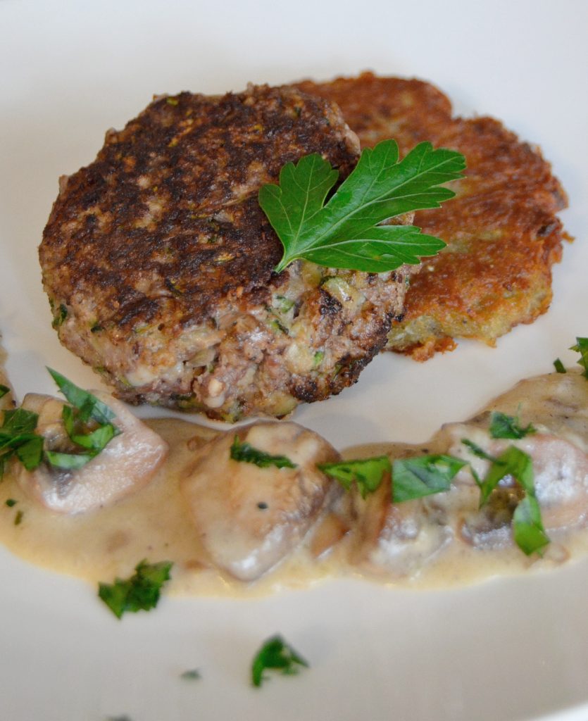 Zucchini-Frikadellen mit Reibeplätzchen