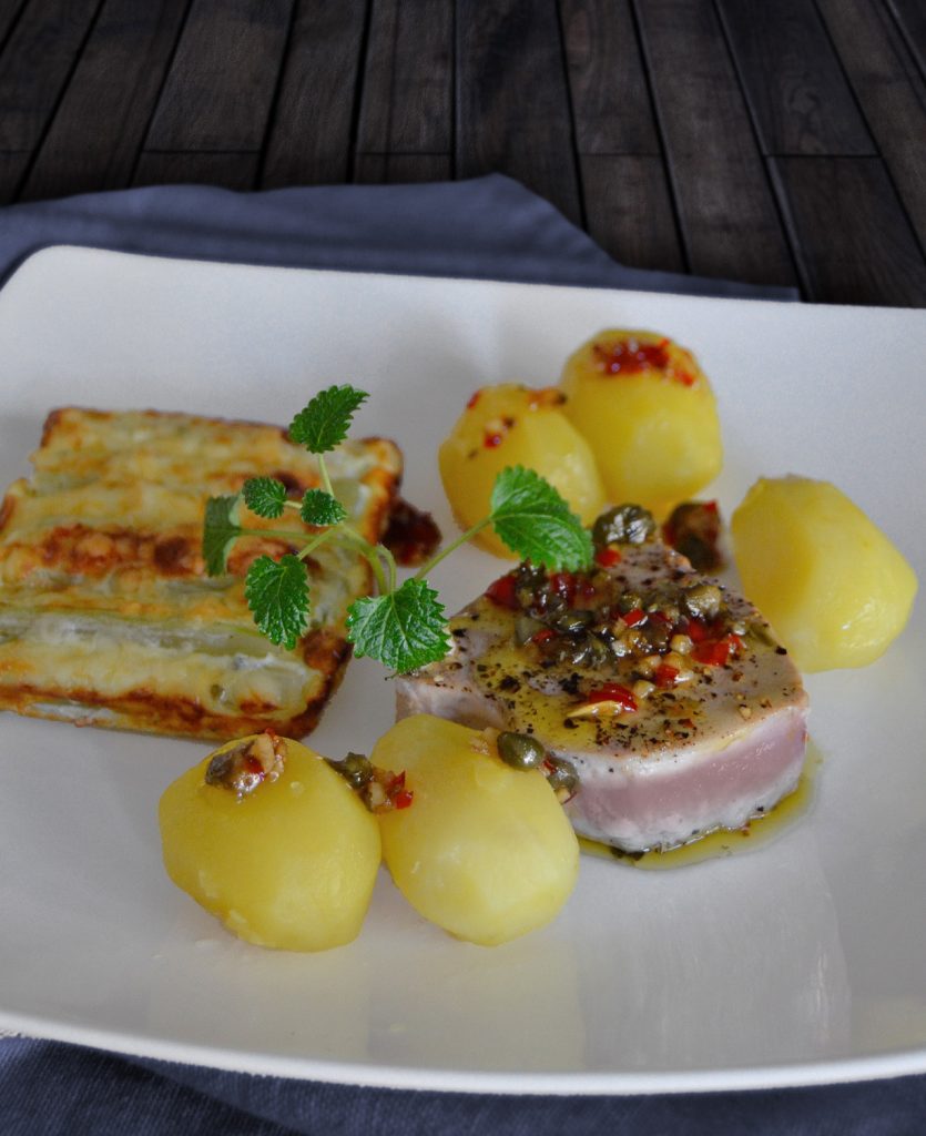 Thunfisch-Steak mit überbackenem Sellerie