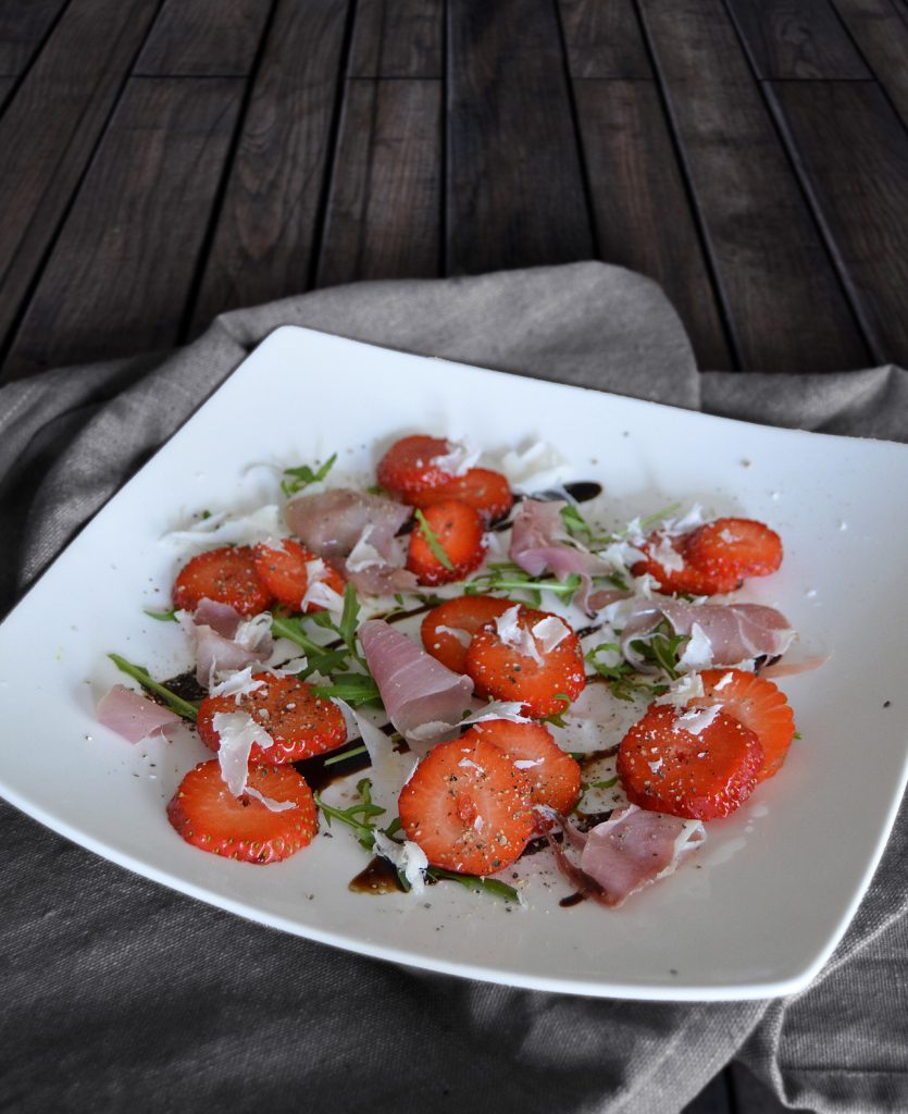 Erdbeersalat mit Serrano und Rucola