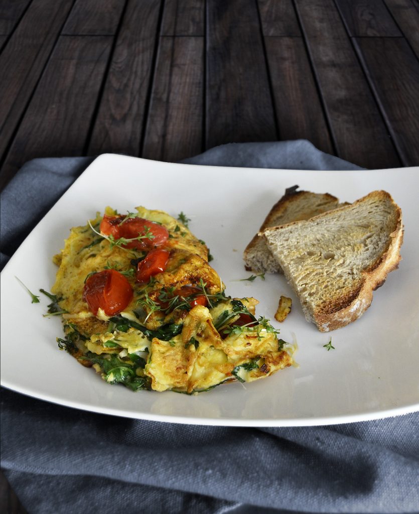 Tomaten-Rucola-Omelette mit Mozzarella