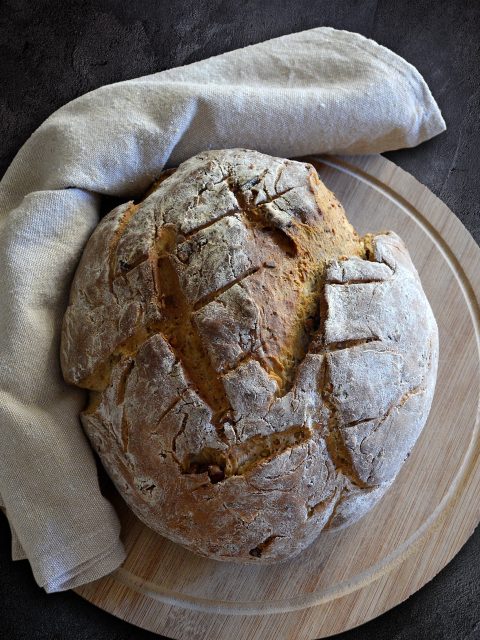 Dinkelbrot mit Walnüssen und Mandeln