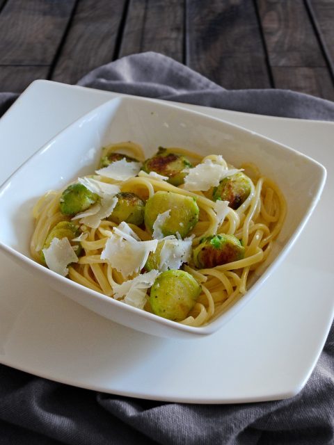 Spaghetti mit gebratenem Rosenkohl