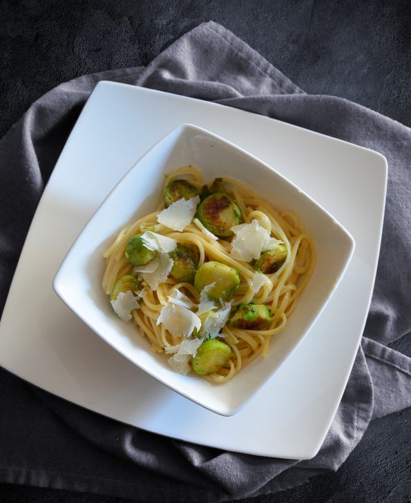 Spaghetti mit gebratenem Rosenkohl