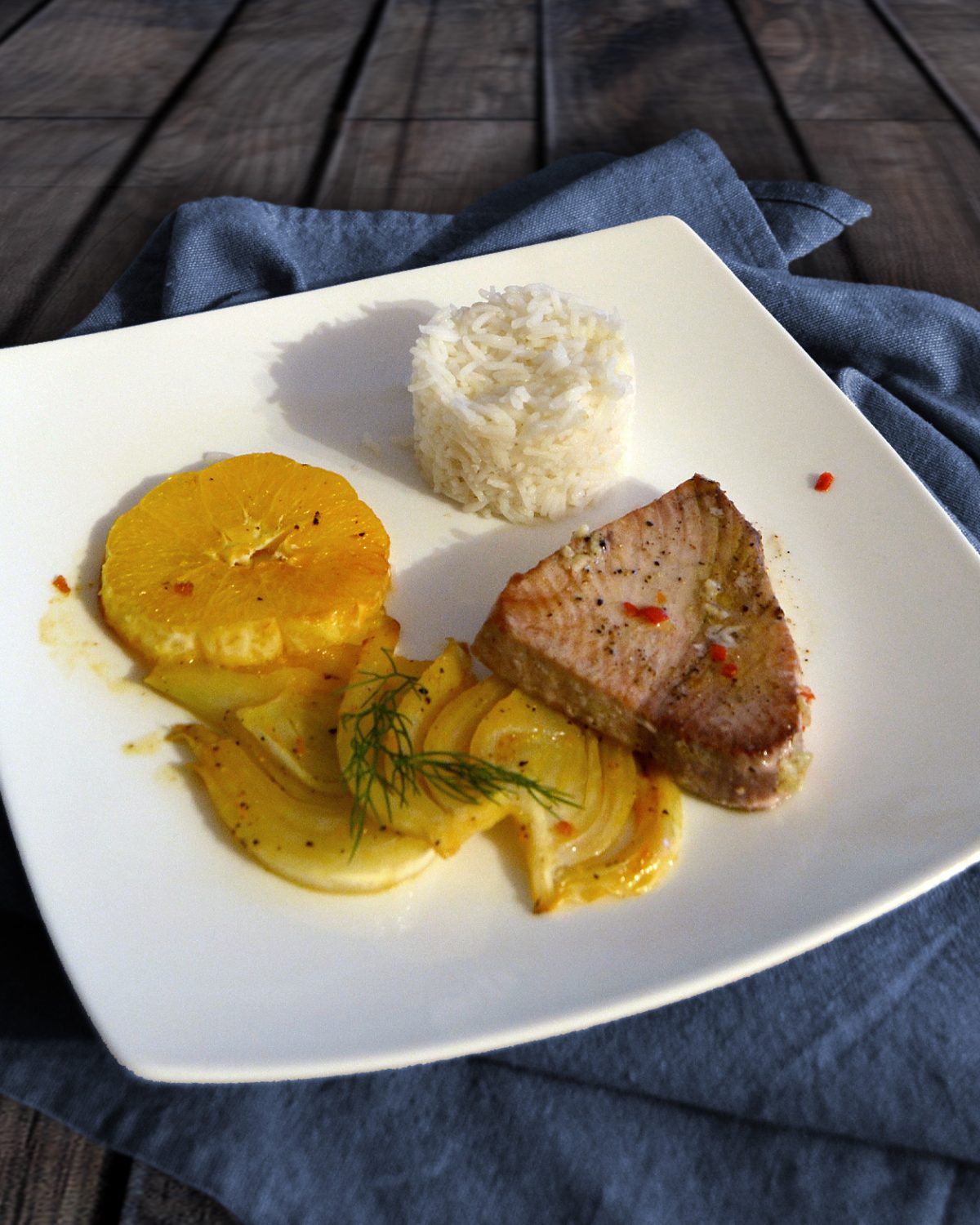 Thunfisch-Steak mit Orangen-Fenchel