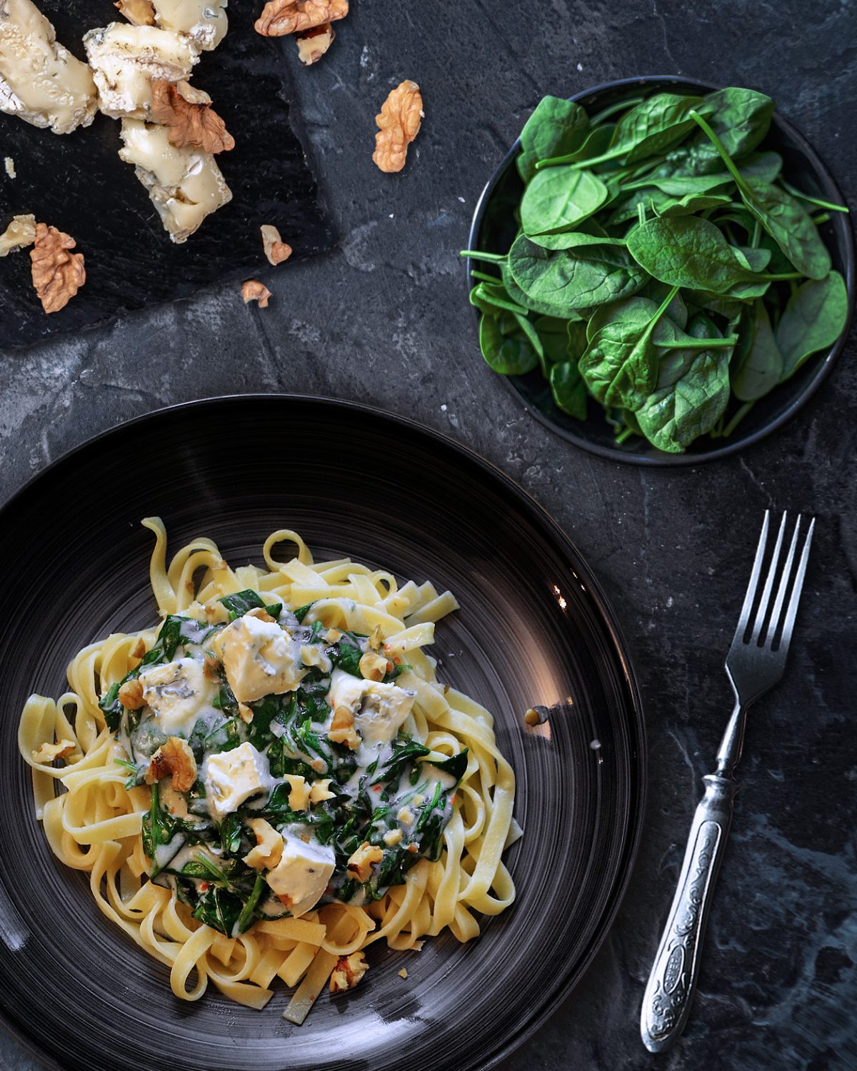 Tagliatelle mit Spinat und Gorgonzola