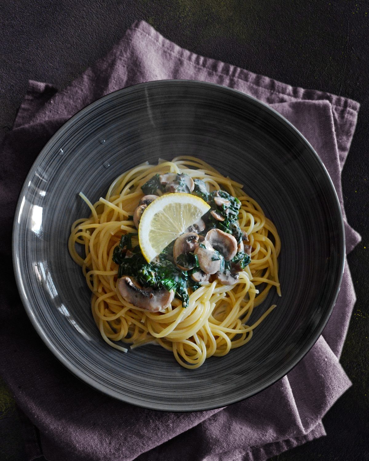 Spaghetti mit Bärlauch und Champignons