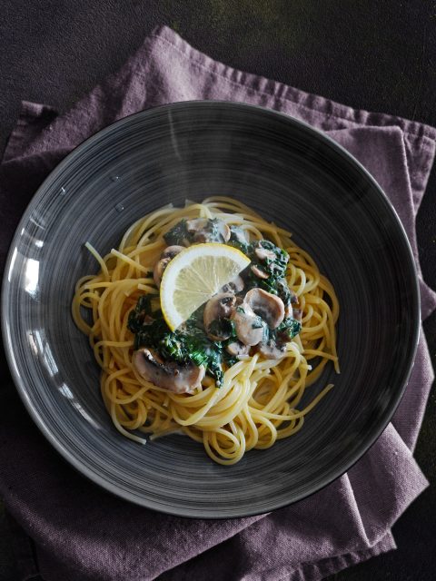 Spaghetti mit Bärlauch und Champignons