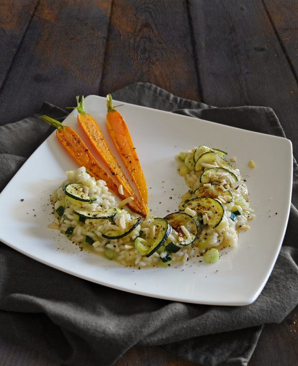 Zucchini-Risotto mit gebratenen Möhren