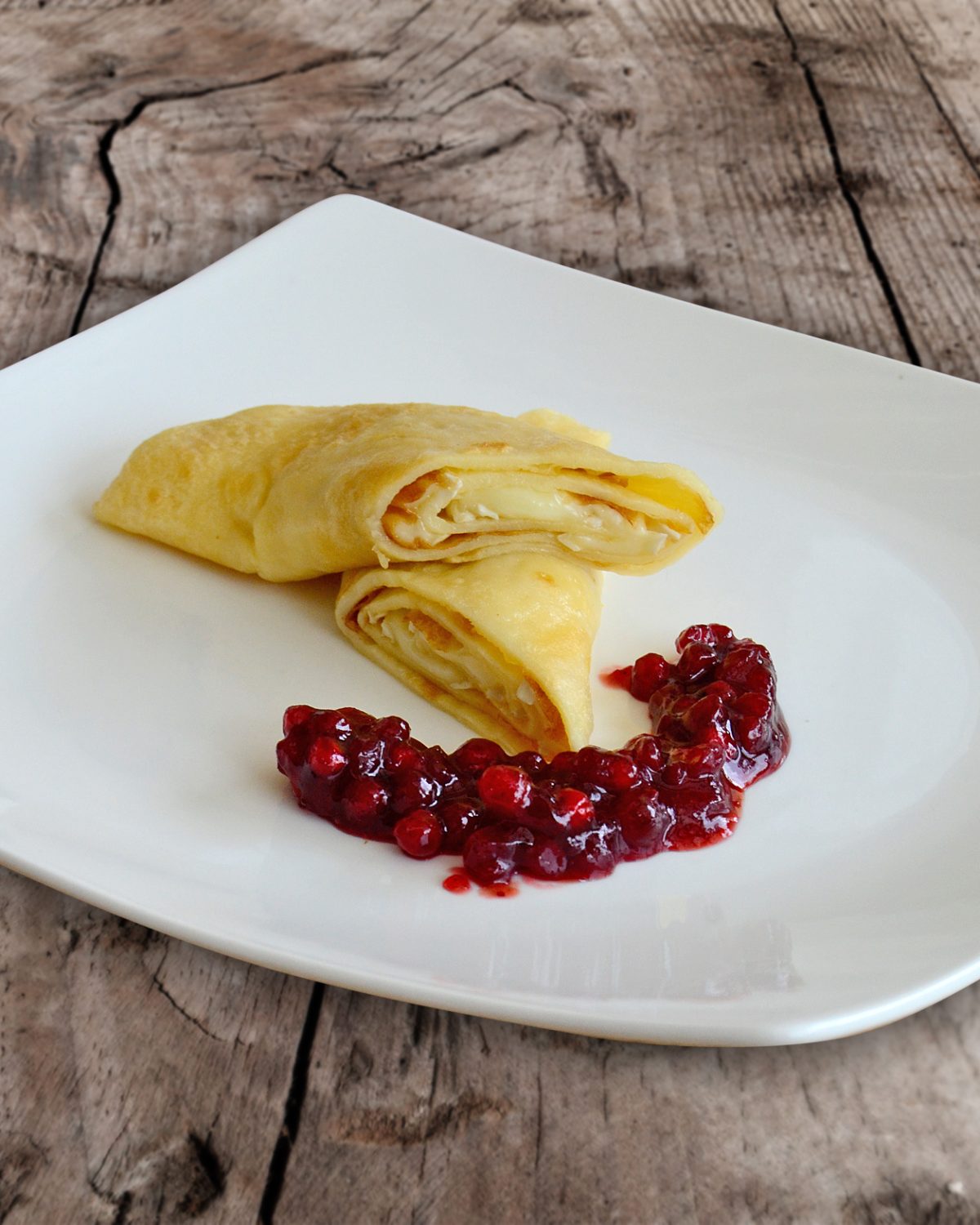 Camembert Crepes mit Preiselbeeren