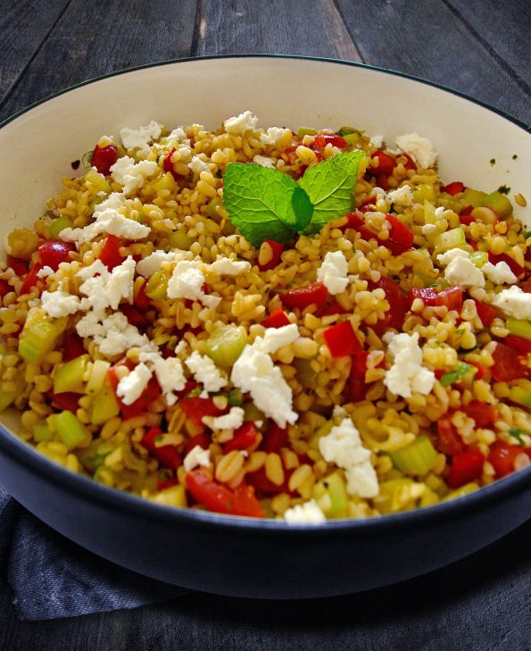 Bunter Bulgursalat mit Feta