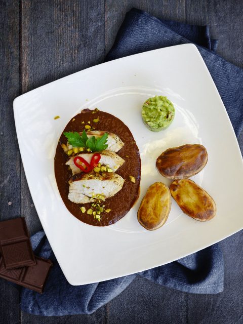 Mexikanisches Schokohaehnchen mit Ballonkartoffeln