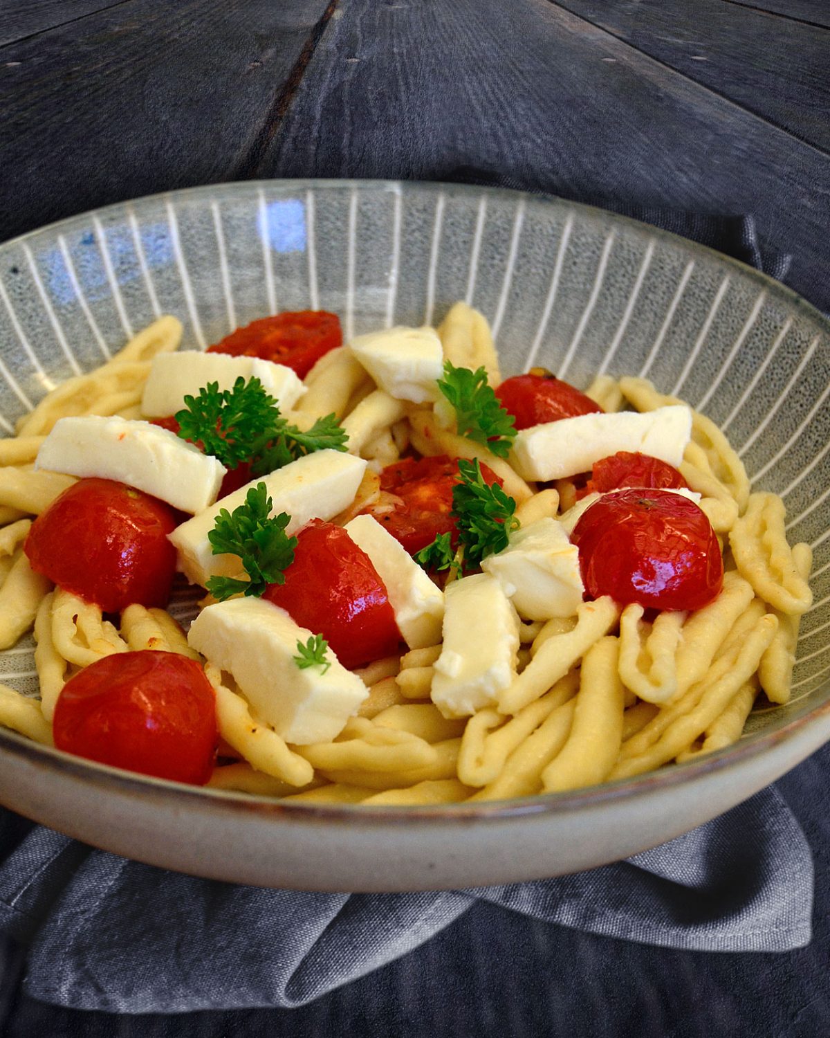 Cavatelli mit Tomaten und Mozzarella