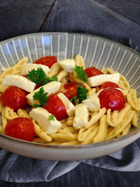 Cavatelli mit Tomaten und Mozzarella
