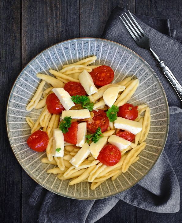 Cavatelli mit Tomaten und Mozzarella