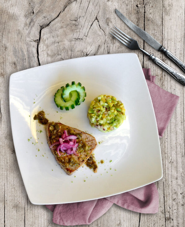Thunfisch-Steak mit Avocado-Apfel-Tatar