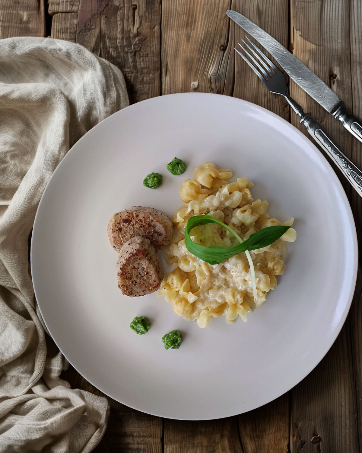 Schweinemedaillions mit Bärlauch-Pesto zu Sacchettini mit Gorgonzolasauce