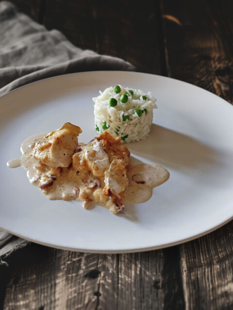 Camembert-Hähnchen mit Erbsenreis