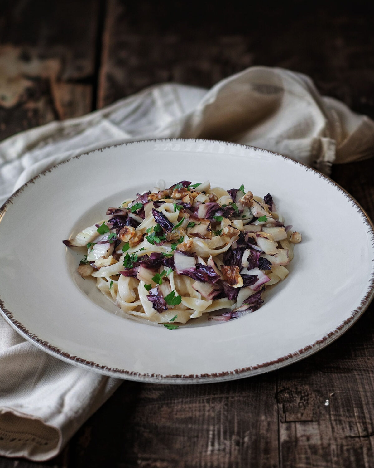 Tagliatelle mit Radicchio, Walnüssen und Gorgonzolasauce