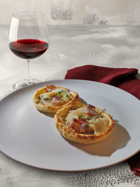 Bätterteigtartes mit Fenchel, Birne, Gorgonzola und Bacon