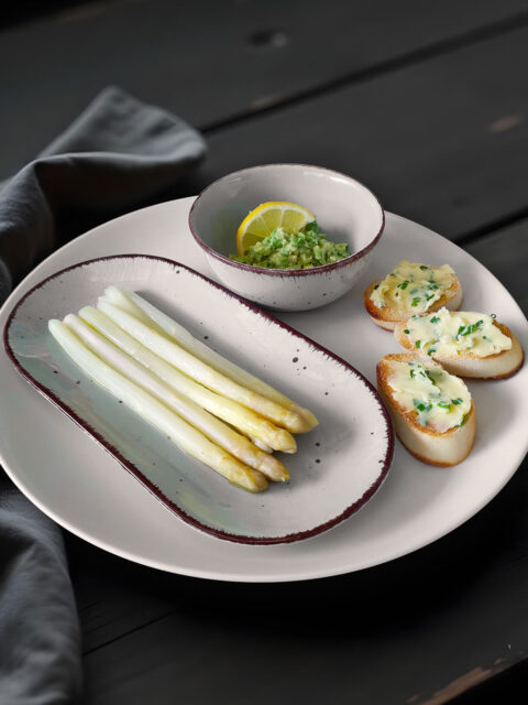 Spargel mit Zitronen-Vinaigrette und Avocado-Dip