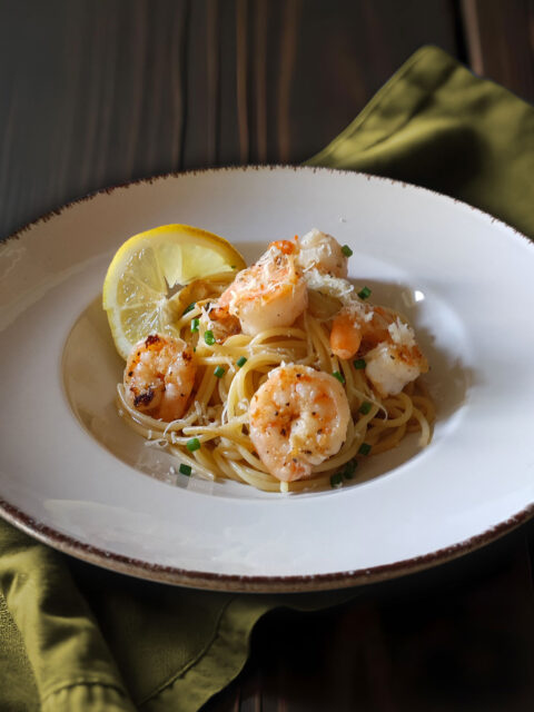 Spaghetti aglio e olio mit Garnelen