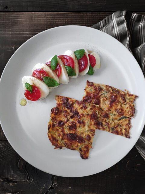 Scarpaccia mit Caprese